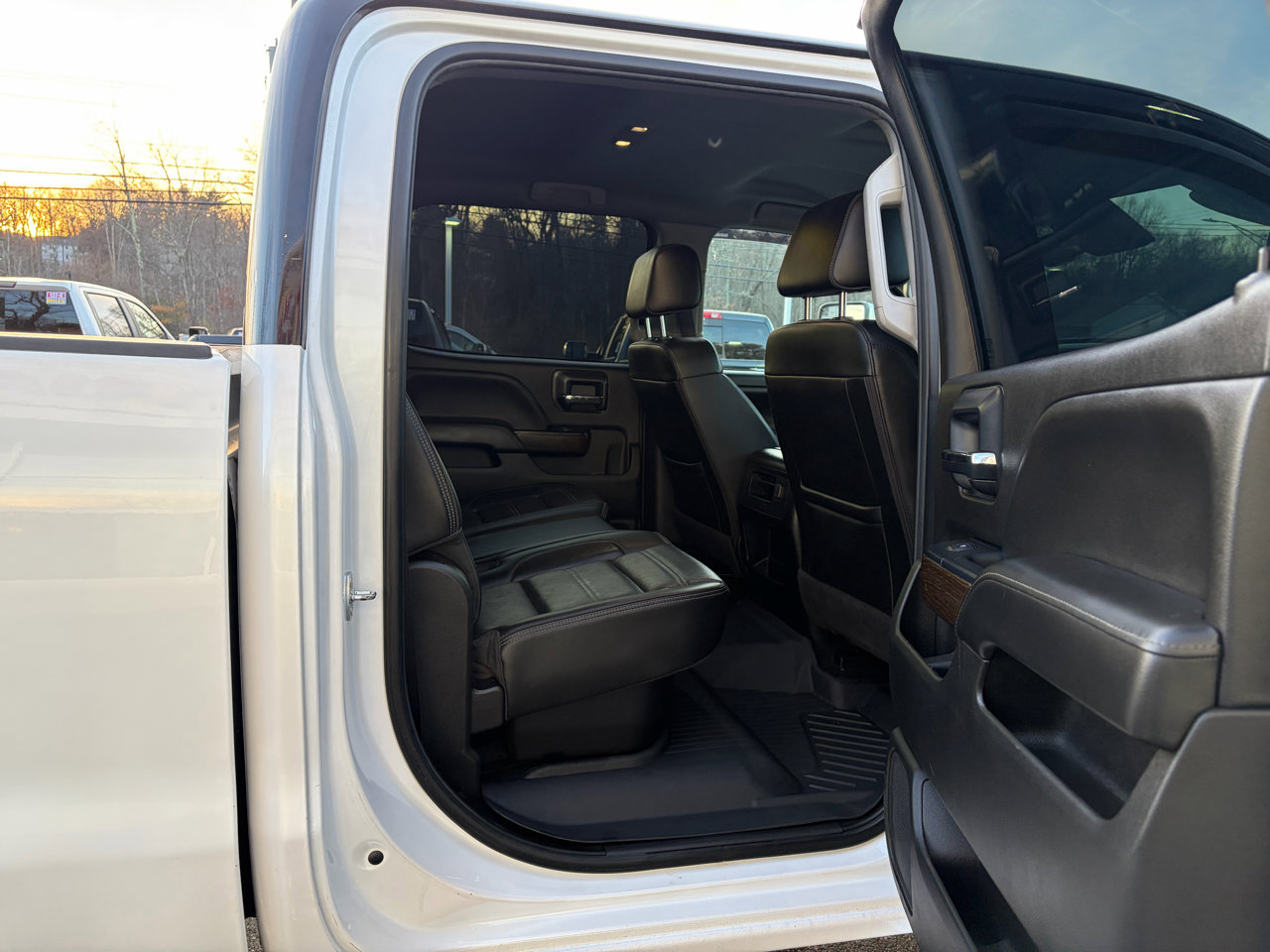 Used 2018 GMC Sierra 3500 Denali w/ Duramax Plus Package image 45