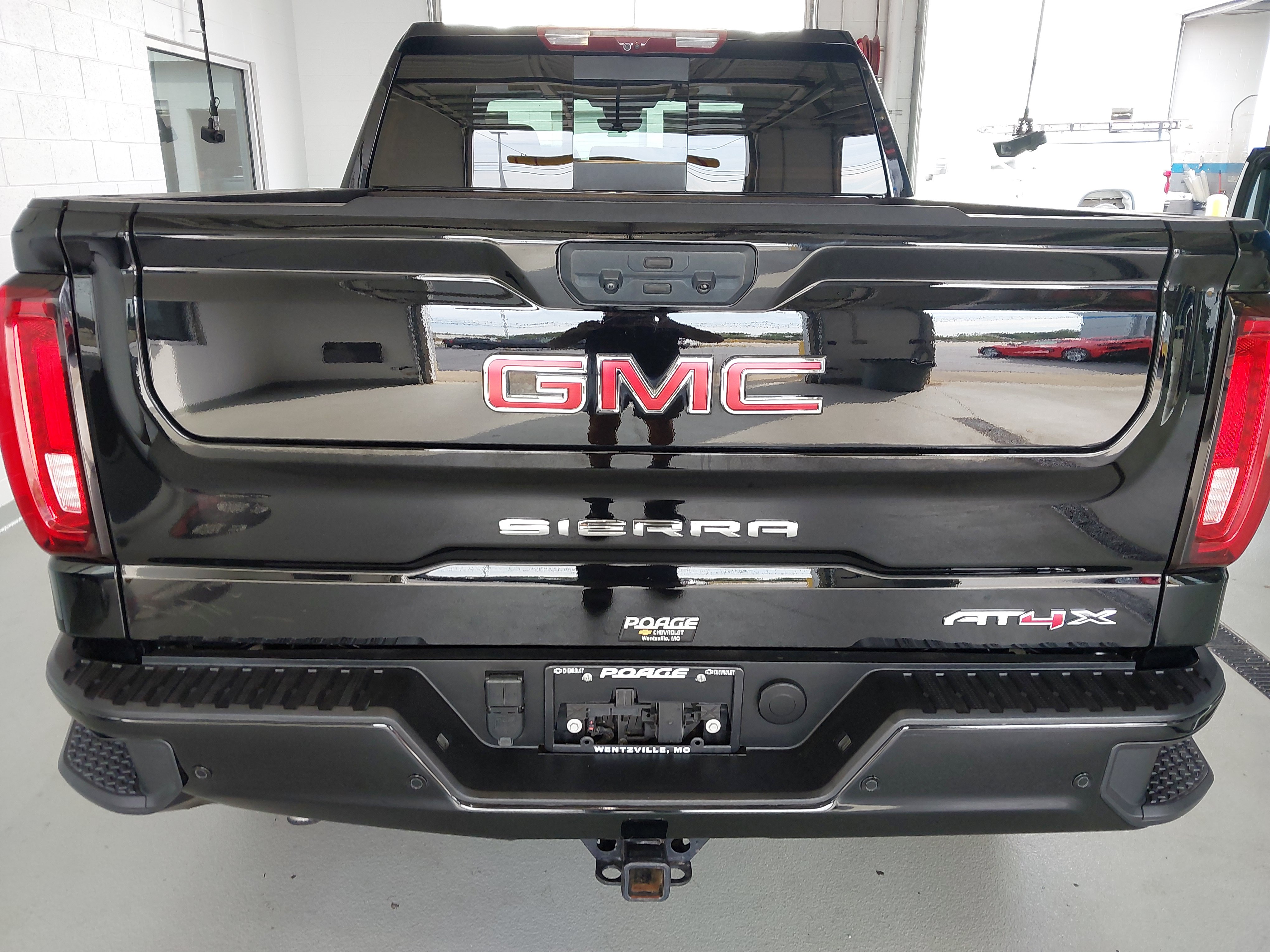 Used 2024 GMC Sierra 1500 AT4X AWD/4WD image 33