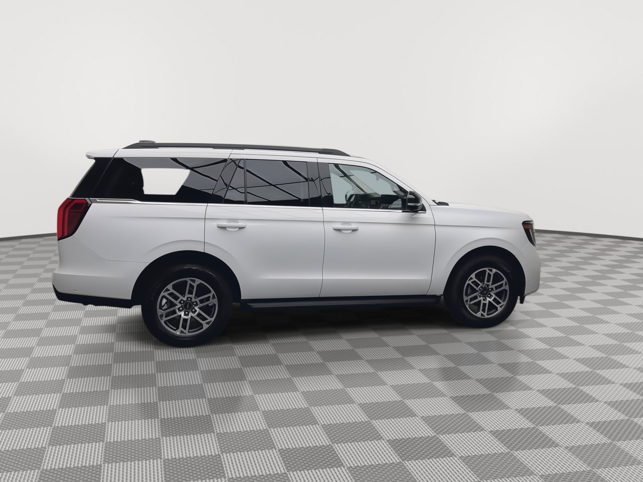 Certified 2025 Ford Expedition Active AWD/4WD image 46