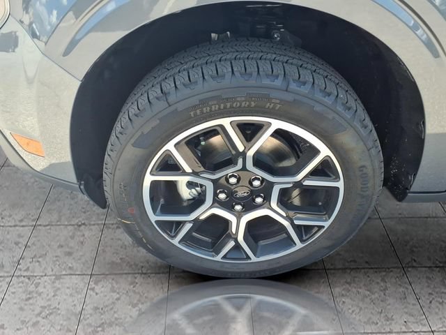 New 2026 Ford Maverick Lariat AWD/4WD image 4