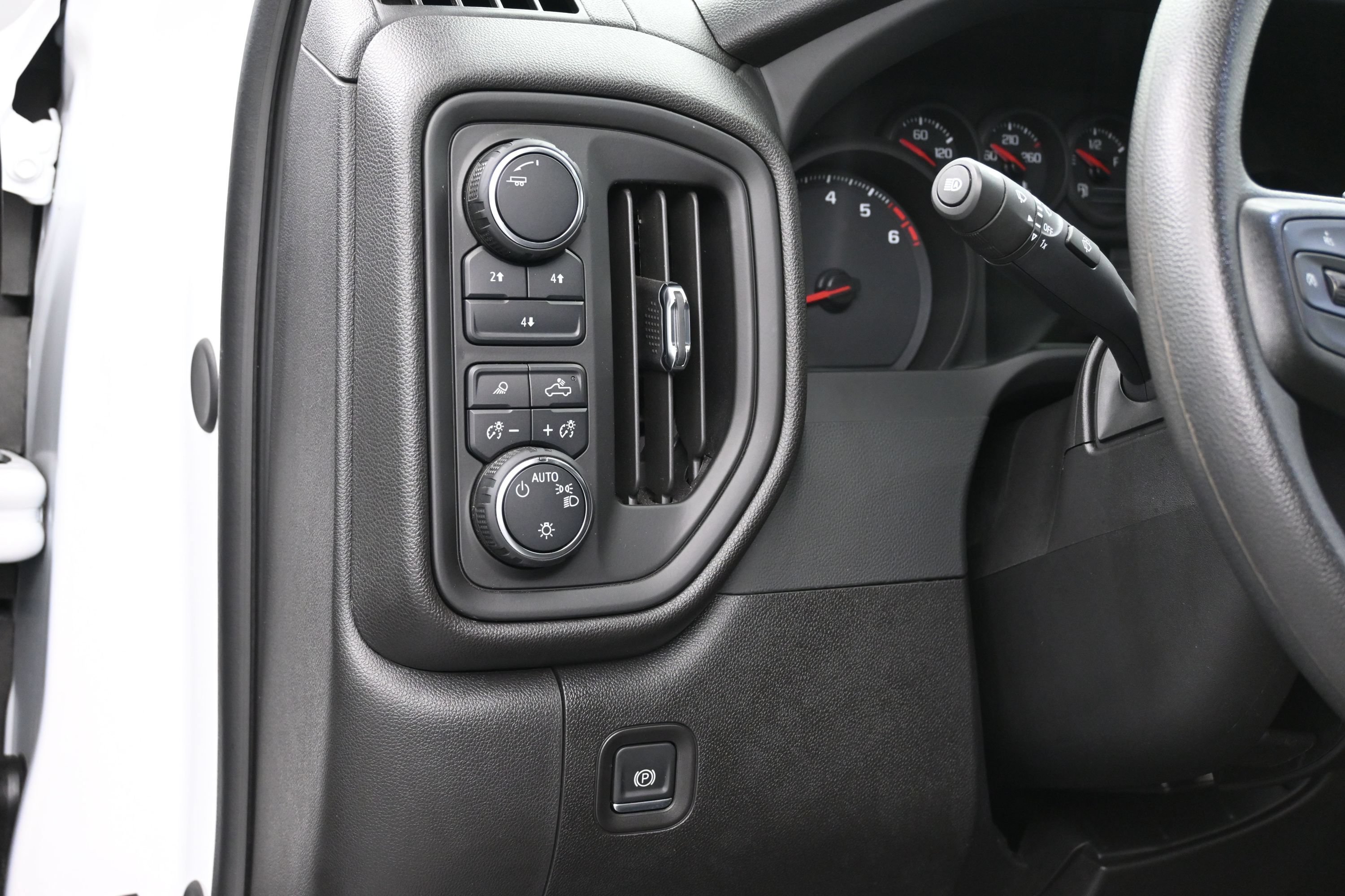 Used 2024 Chevrolet Silverado 2500 Custom w/ Custom Value Package AWD/4WD image 23