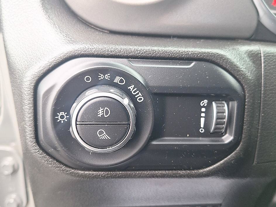 Used 2023 Jeep Gladiator Sport AWD/4WD image 32