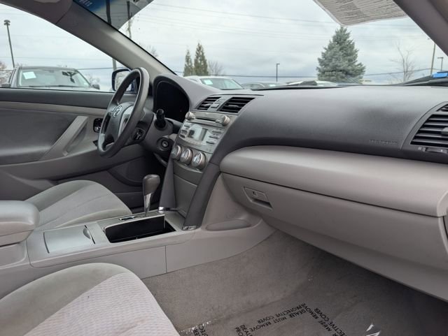 Used 2010 Toyota Camry image 21