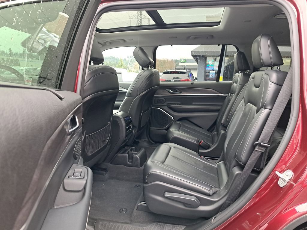 Used 2021 Jeep Grand Cherokee L Limited w/ Luxury Tech Group II image 13