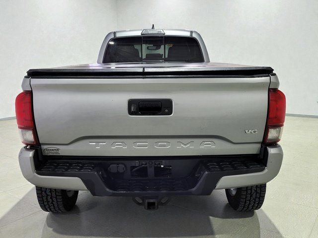 Used 2018 Toyota Tacoma TRD Sport image 22
