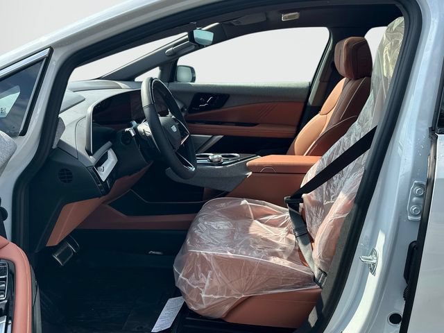New 2027 Cadillac Optiq Premium Luxury w/ LPO, Floor Liner Package AWD/4WD image 10