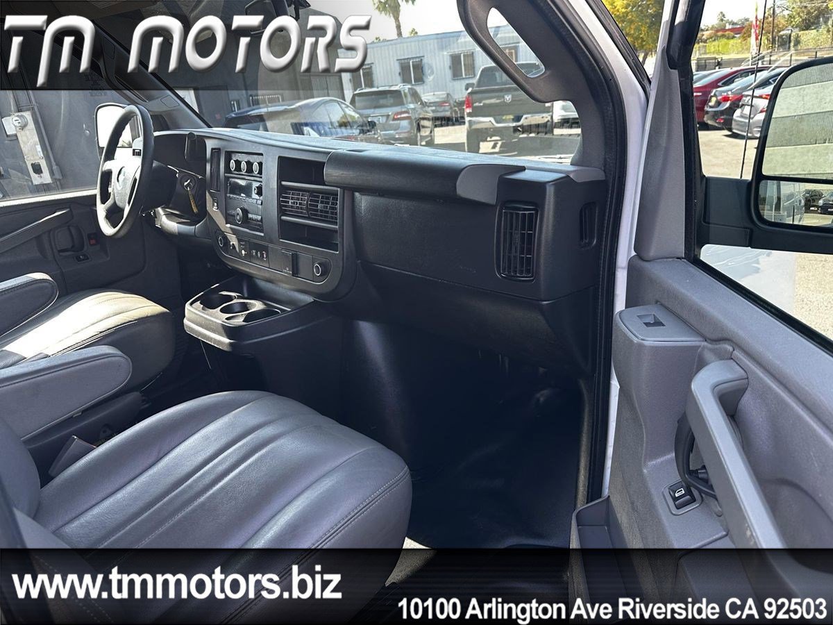 Used 2019 Chevrolet Express 2500 Extended image 11