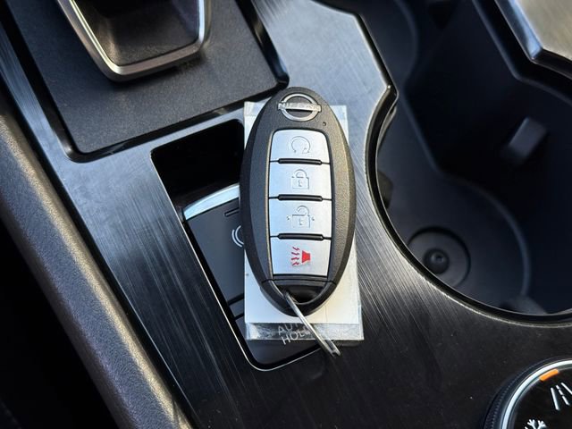 Used 2022 Nissan Rogue SV image 9