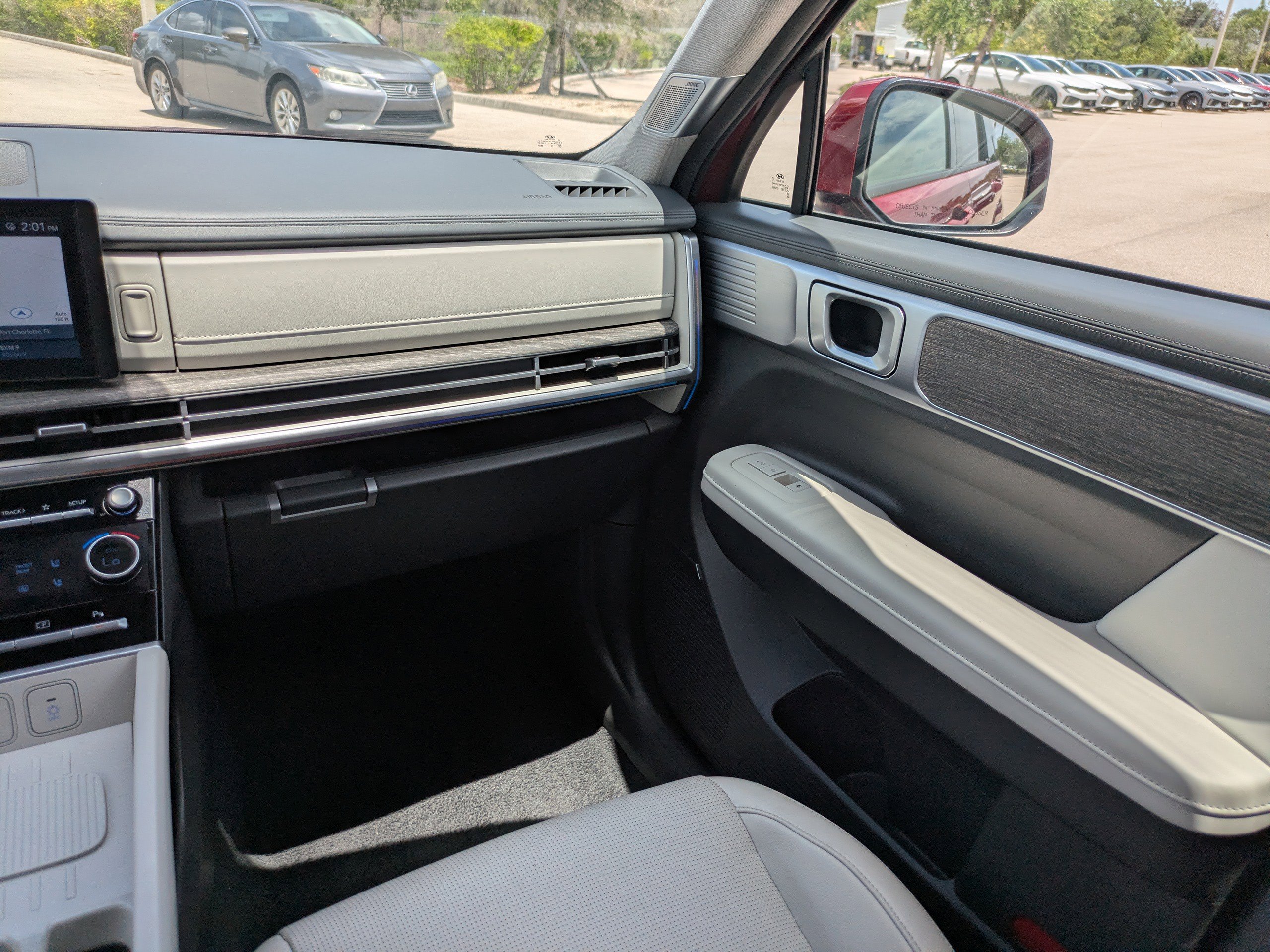 Used 2025 Hyundai Santa Fe Limited FWD image 19
