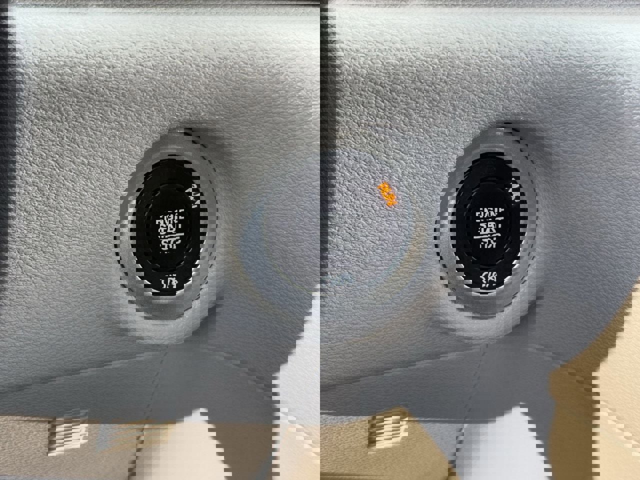 Used 2024 Chrysler Voyager LX image 18