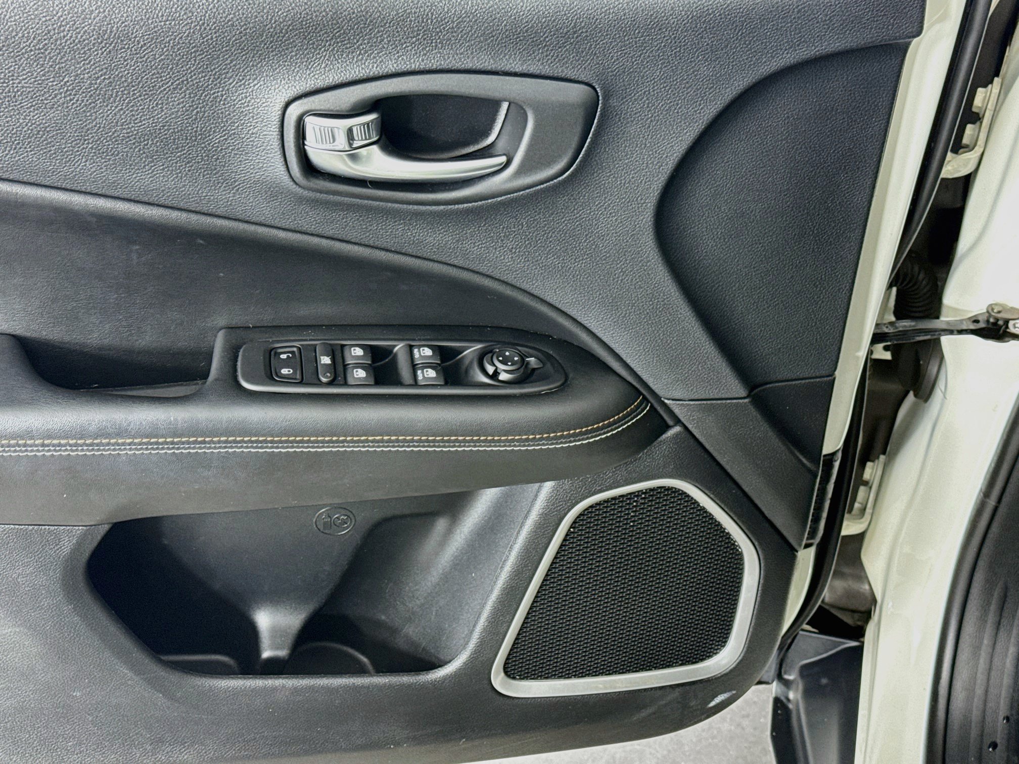 Used 2019 Jeep Compass Sport AWD/4WD image 17