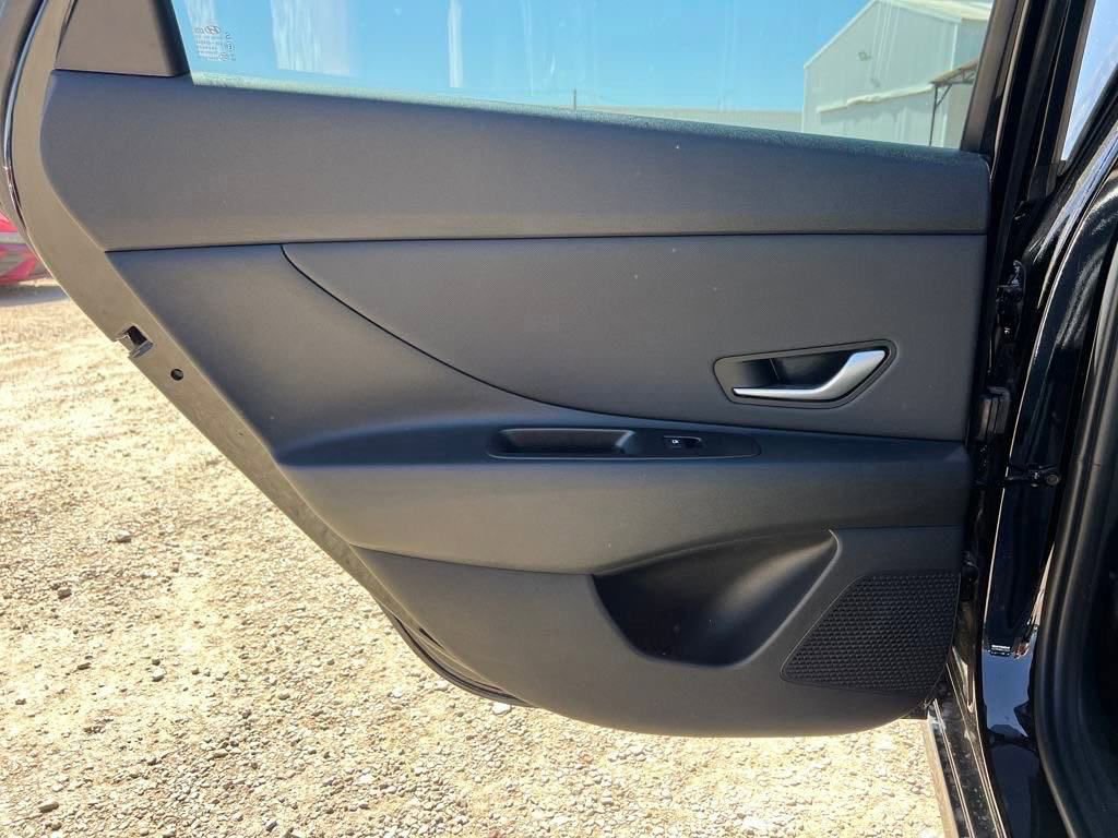 Used 2025 Hyundai Elantra Sport image 10