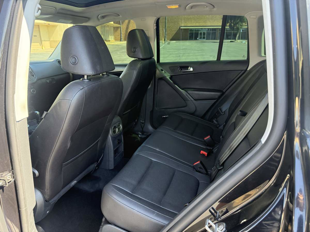 Used 2015 Volkswagen Tiguan SEL AWD/4WD image 22