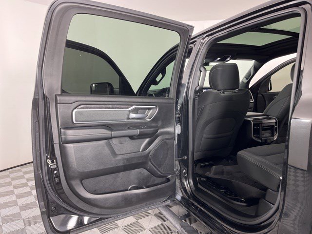 Used 2022 RAM 1500 Big Horn AWD/4WD image 40