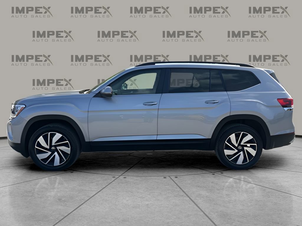 Used 2025 Volkswagen Atlas SE FWD image 2