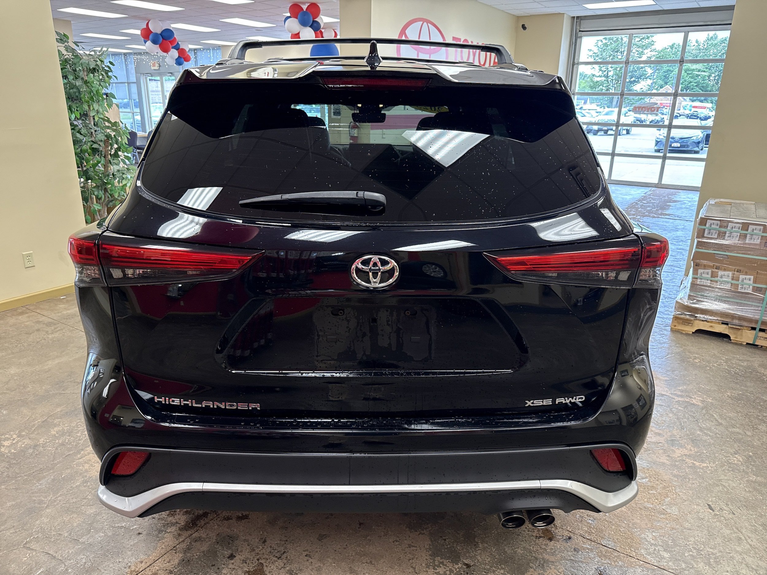 Used 2023 Toyota Highlander XSE AWD/4WD image 10
