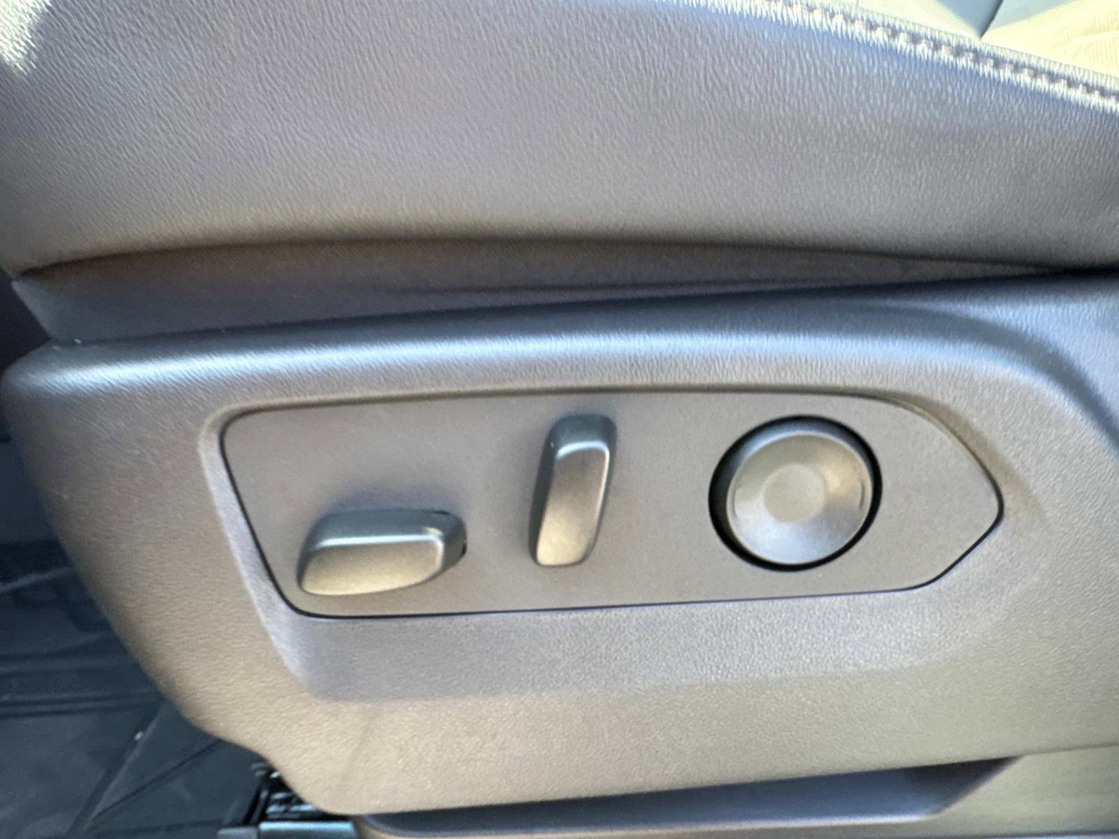 Used 2025 Chevrolet Silverado 1500 ZR2 w/ Technology Package image 15