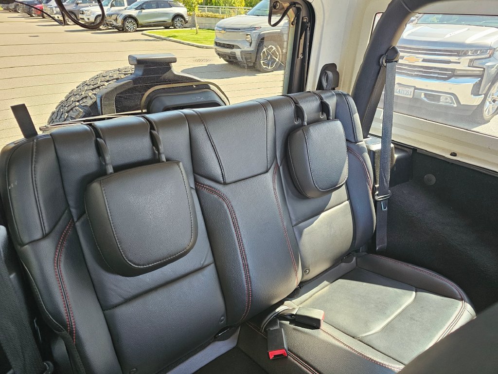 Used 2019 Jeep Wrangler Rubicon w/ LED Lighting Group AWD/4WD image 14