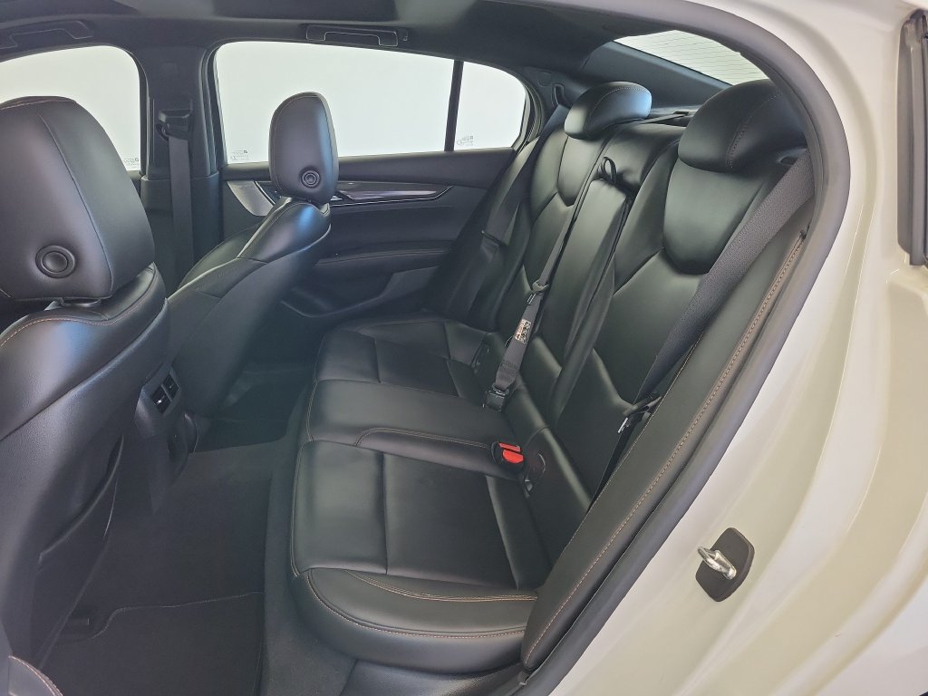 Used 2022 Cadillac CT5 V RWD image 12