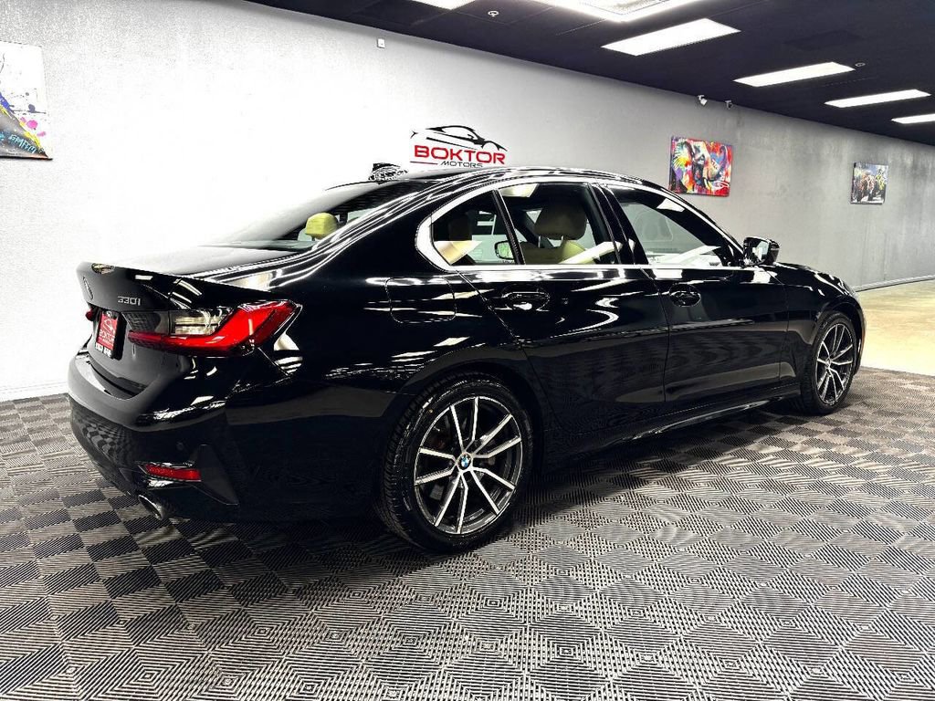 Used 2021 BMW 330i Sedan w/ Premium Package image 15