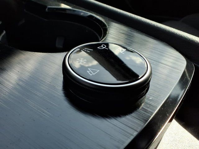 Used 2022 Nissan Rogue SV AWD/4WD image 16