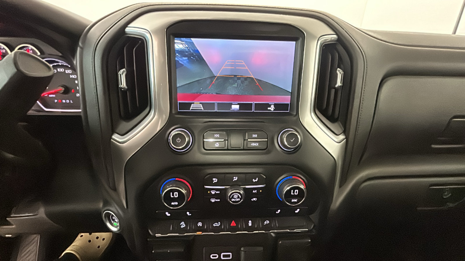 Used 2020 Chevrolet Silverado 1500 LT Trail Boss AWD/4WD image 28