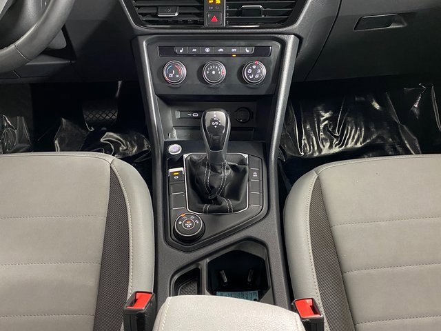 Used 2022 Volkswagen Taos SE image 16