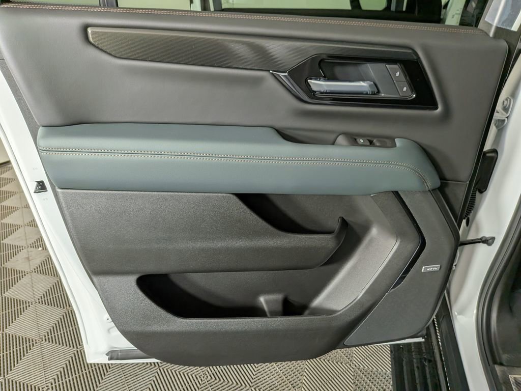 New 2026 GMC Yukon XL AT4 image 30