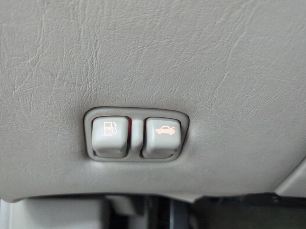 Used 2000 Cadillac Seville STS w/ Convenience Pkg FWD image 12