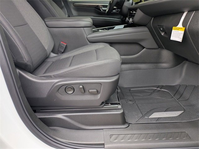 New 2026 Chevrolet Suburban LS image 38