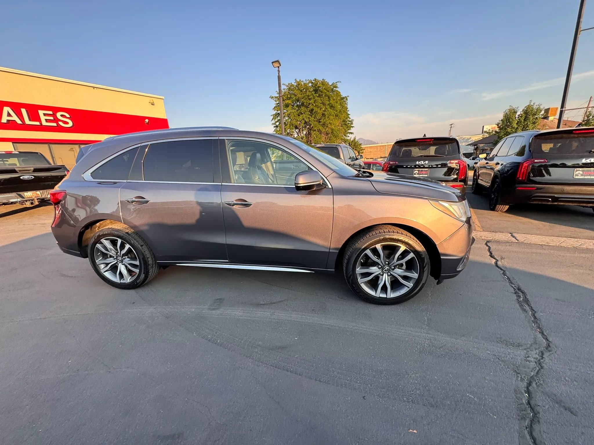 Used 2019 Acura MDX SH-AWD w/ Advance Package image 3