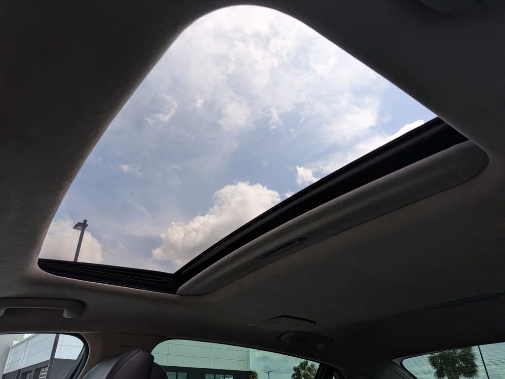 Used 2018 Genesis G90 5.0 Ultimate image 24