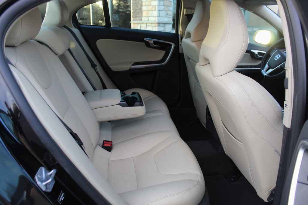 Used 2017 Volvo S60 T5 Dynamic w/ Vision Package image 24