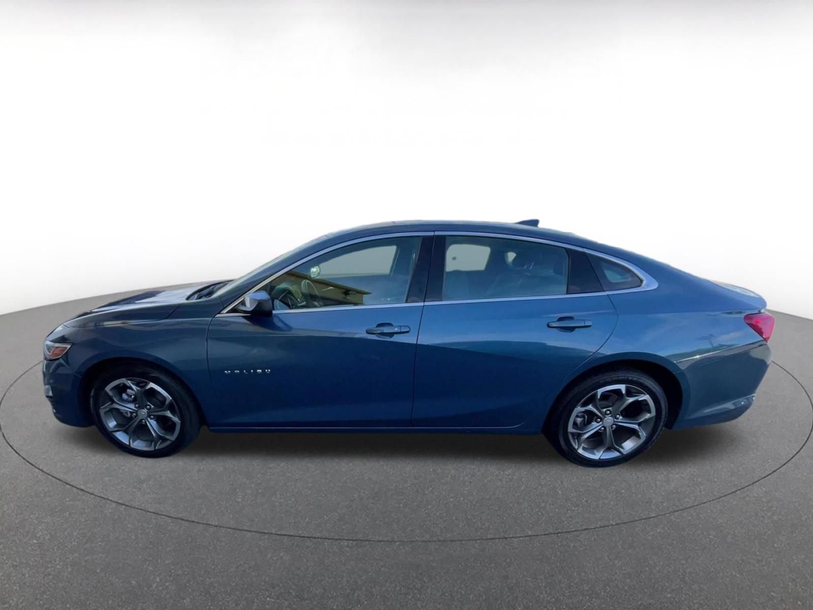 Used 2024 Chevrolet Malibu LT FWD image 9