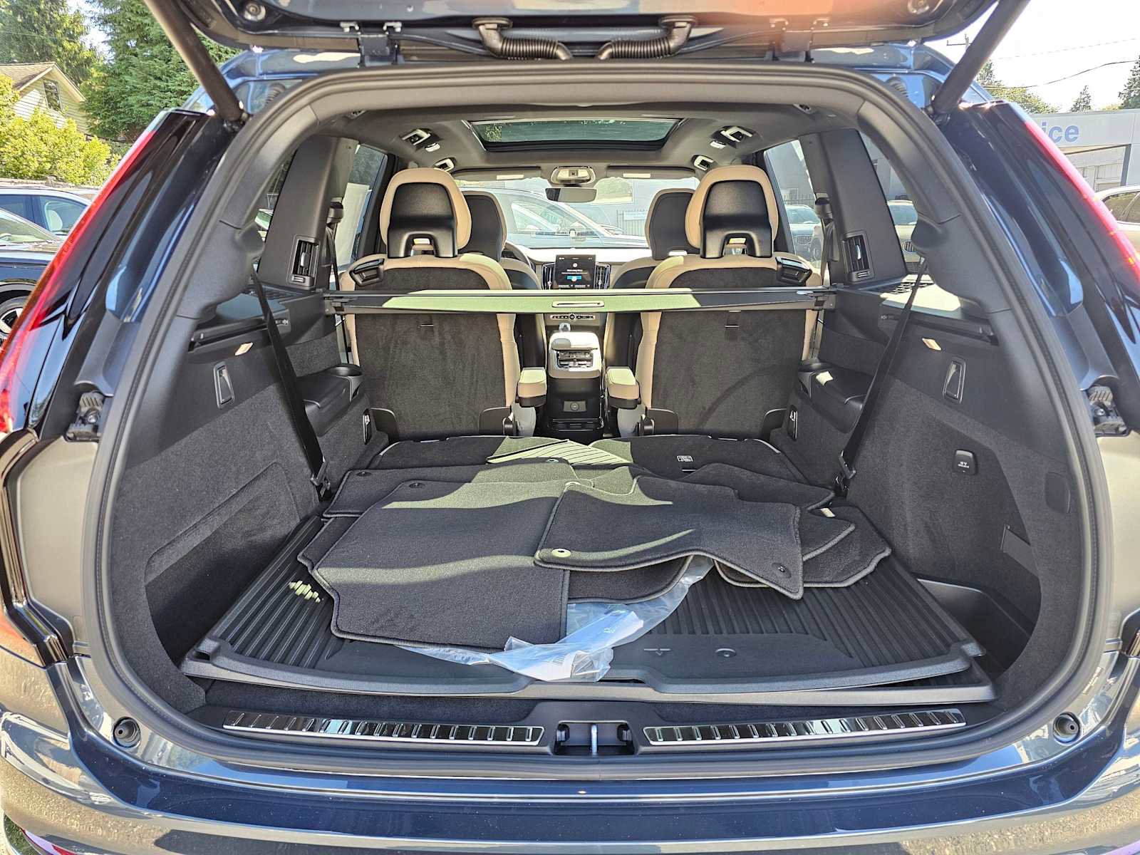 New 2026 Volvo XC90 B6 Plus image 16