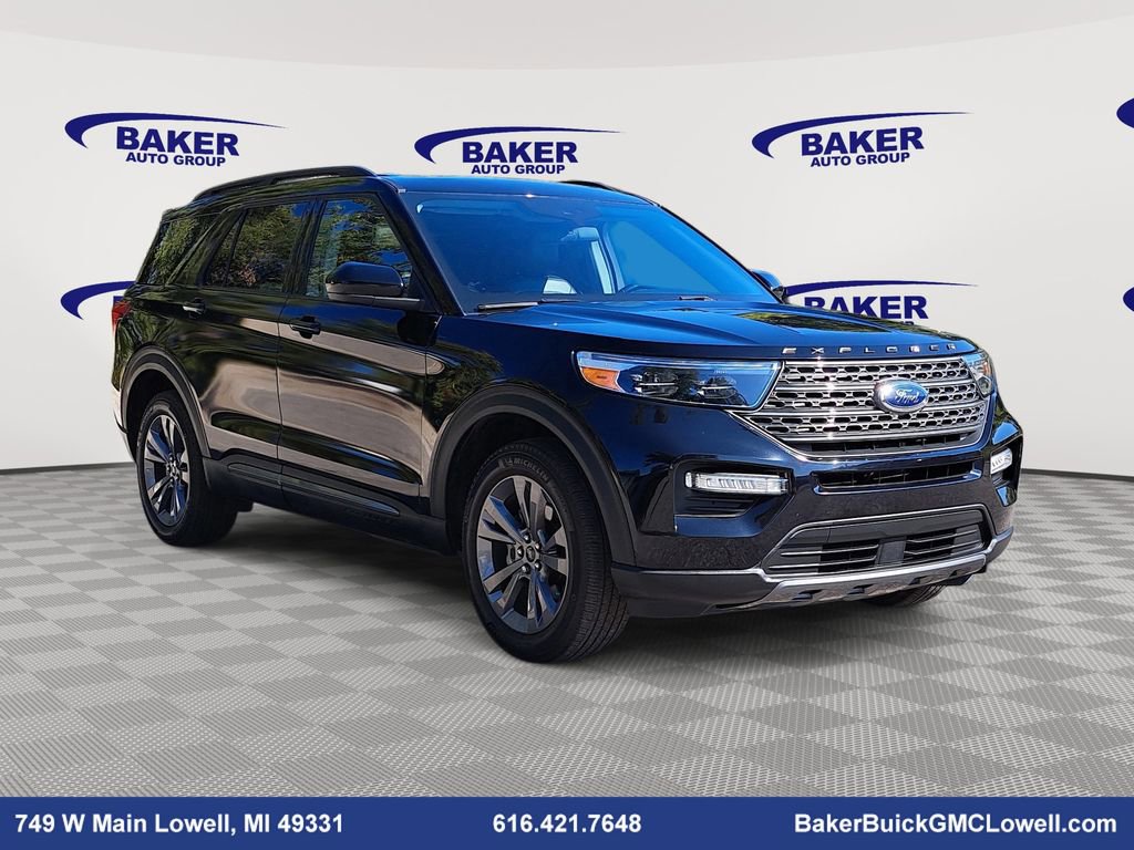 Used 2022 Ford Explorer XLT w/ XLT Sport Appearance Package image 3