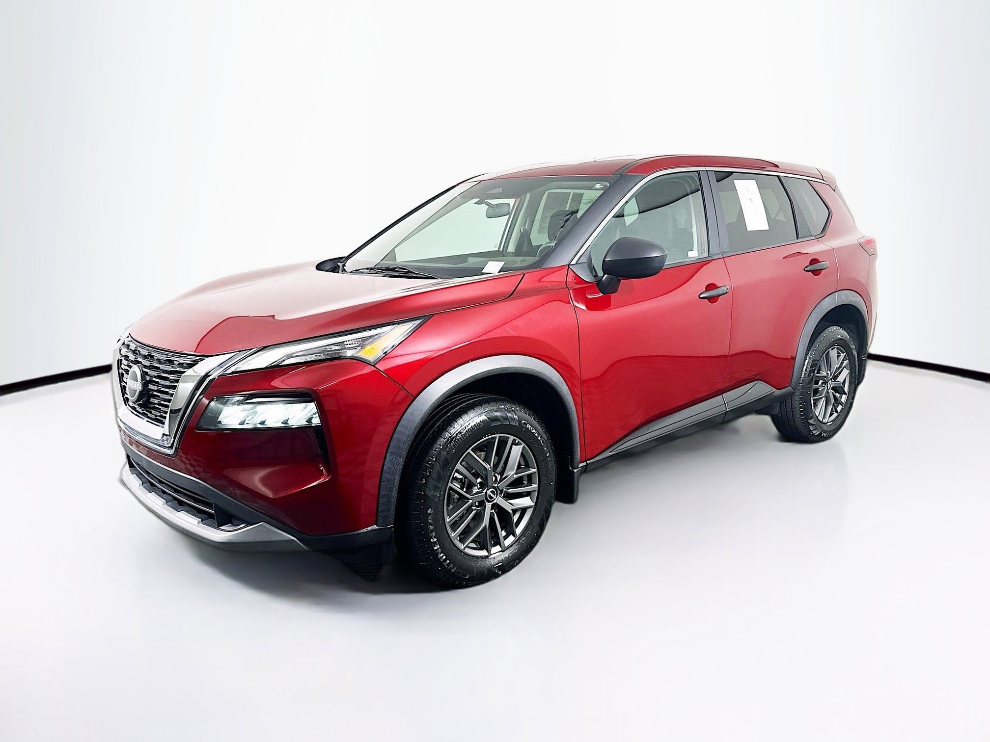 Used 2023 Nissan Rogue S image 3