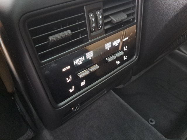 Used 2026 Porsche Cayenne AWD/4WD image 18