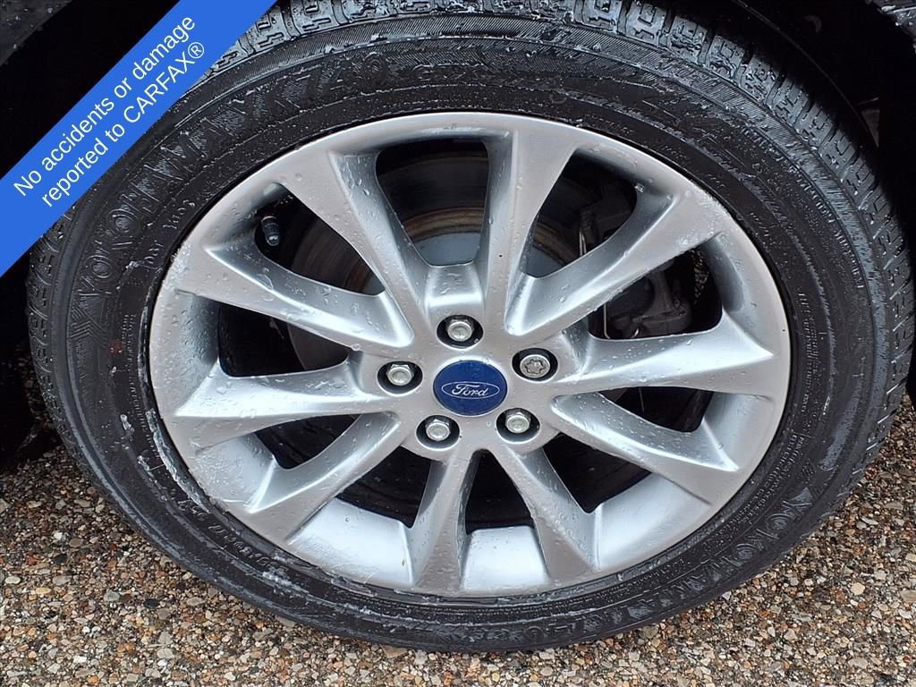 Used 2017 Ford Fusion SE w/ Fusion SE Technology Package image 10