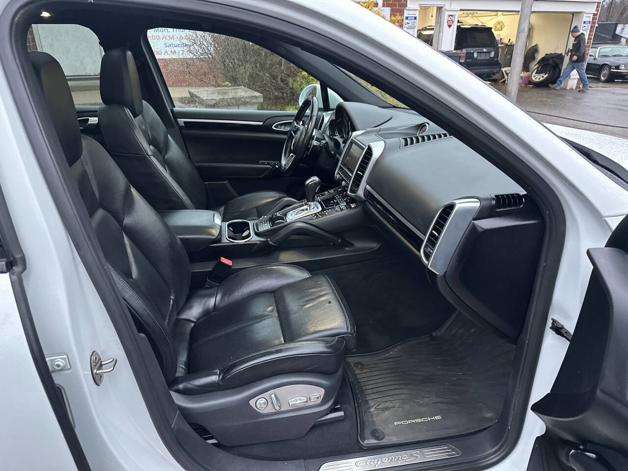 Used 2016 Porsche Cayenne S AWD/4WD image 24