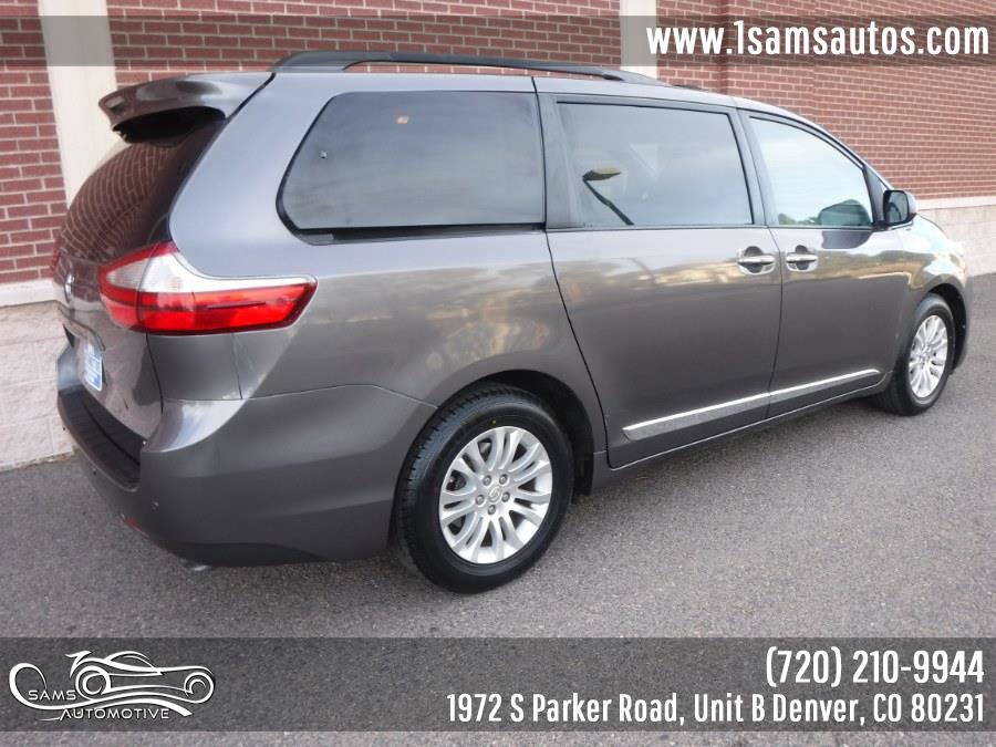 Used 2017 Toyota Sienna XLE Premium image 3