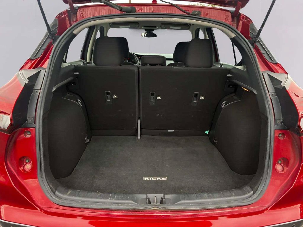 Used 2022 Nissan Kicks SV FWD image 11