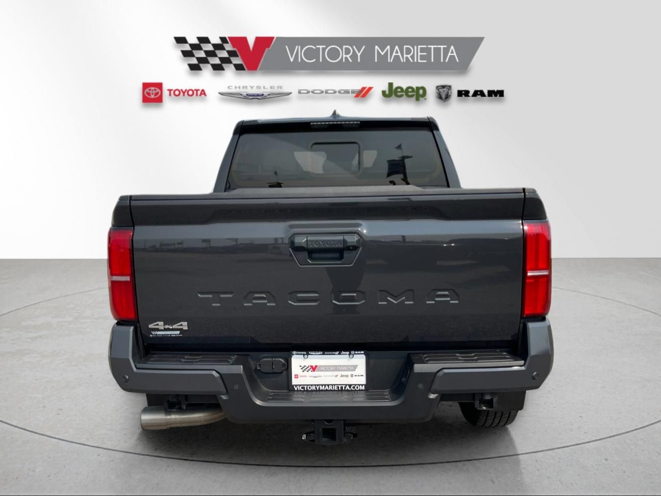 Used 2024 Toyota Tacoma SR5 AWD/4WD image 4