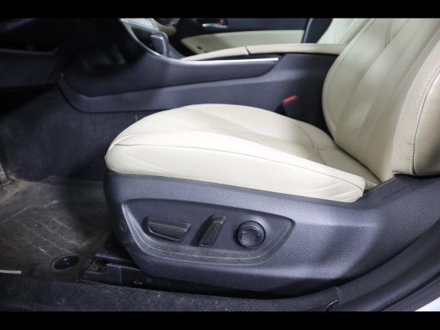 Used 2020 Toyota Avalon XLE w/ Moonroof Package FWD image 44