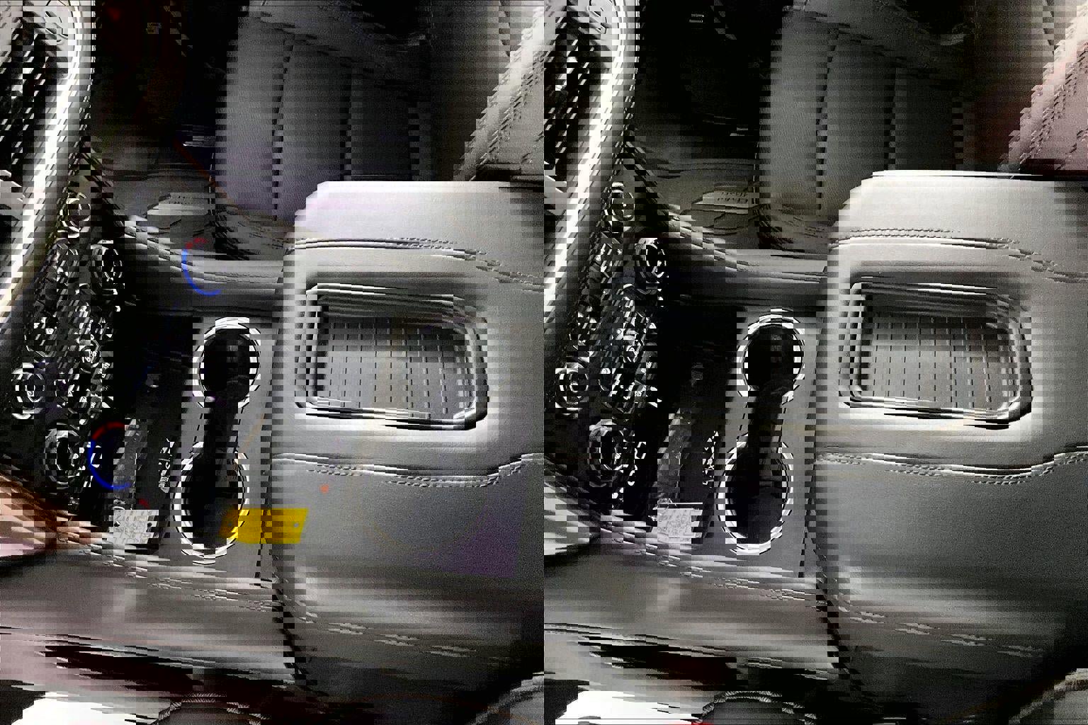 Used 2023 Chevrolet Suburban High Country image 18