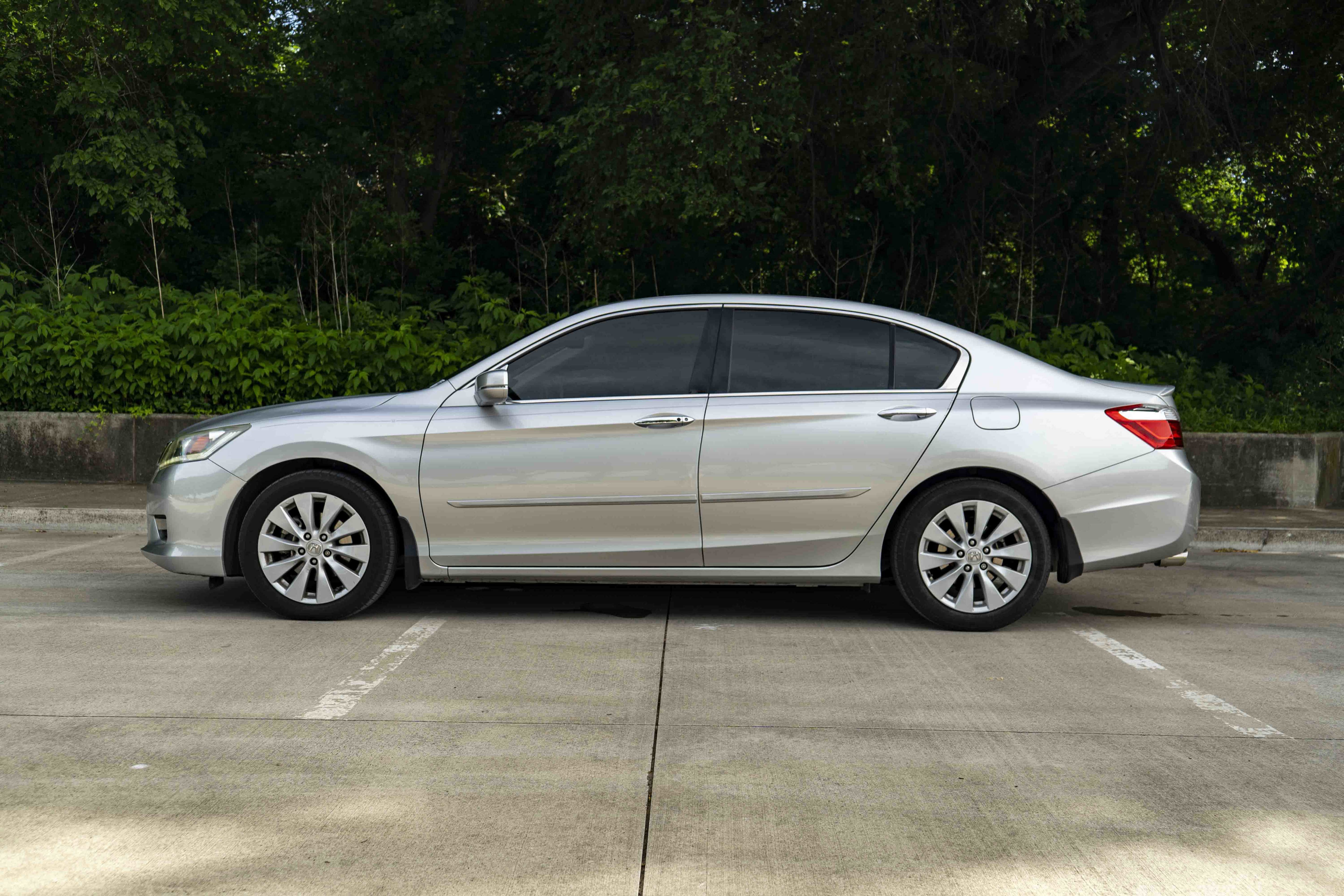 Used 2015 Honda Accord EX-L image 6