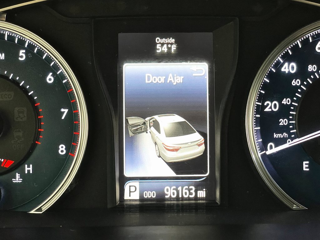 Used 2016 Toyota Camry LE image 24