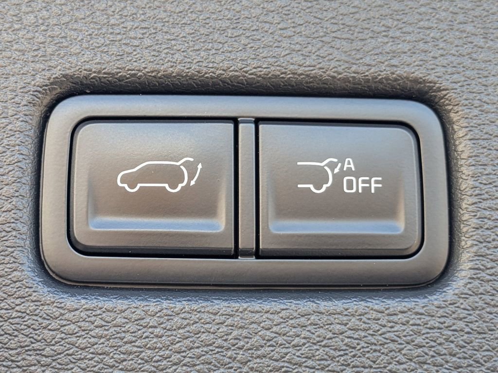 Used 2024 Kia Telluride EX w/ EX Captain's Chair Package image 15