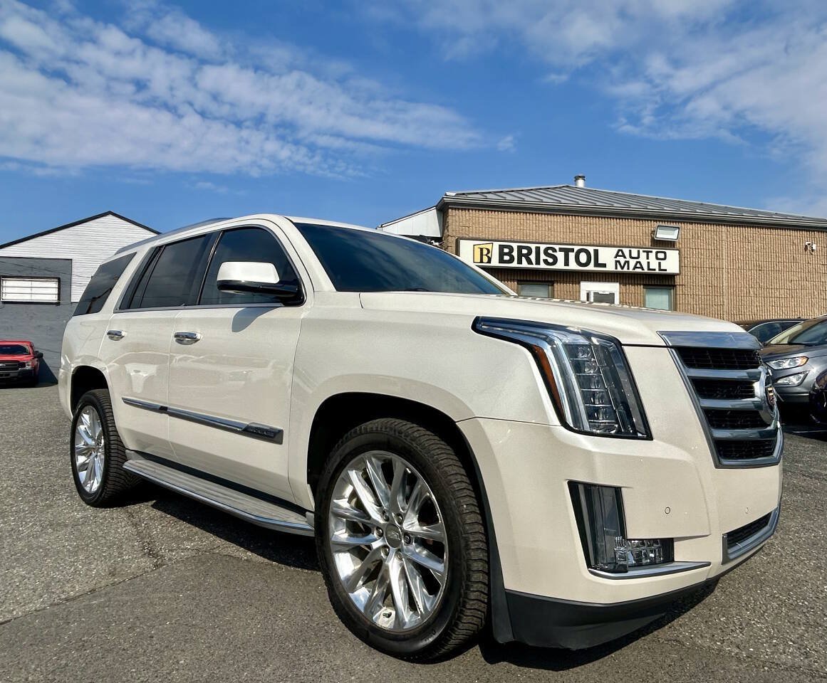 Used 2015 Cadillac Escalade Luxury AWD/4WD image 7