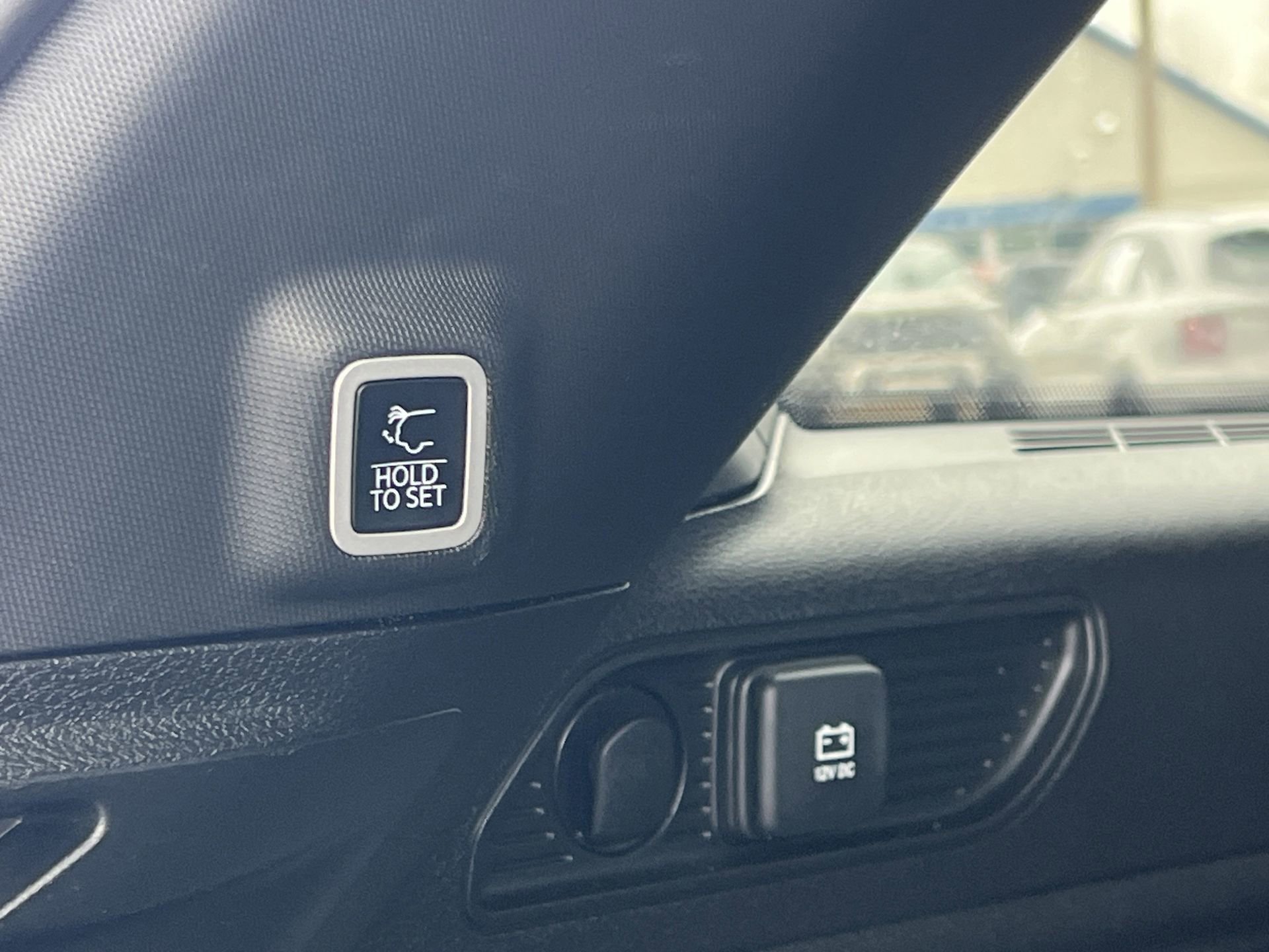 Used 2024 Jeep Grand Cherokee Altitude image 25